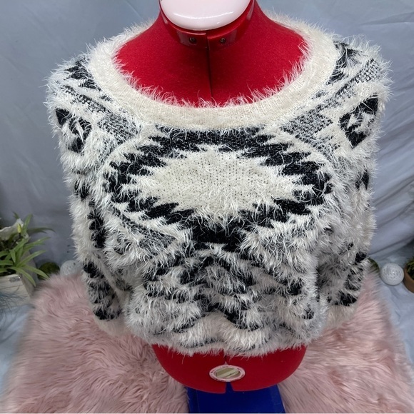 Crewneck
Cliche Aztec Sweaters - Picture 2 of 13